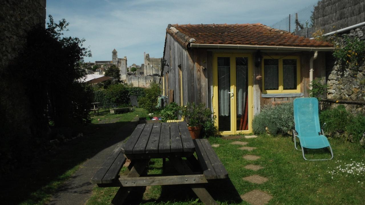 La Maison Rouge Chauvigny Exteriör bild